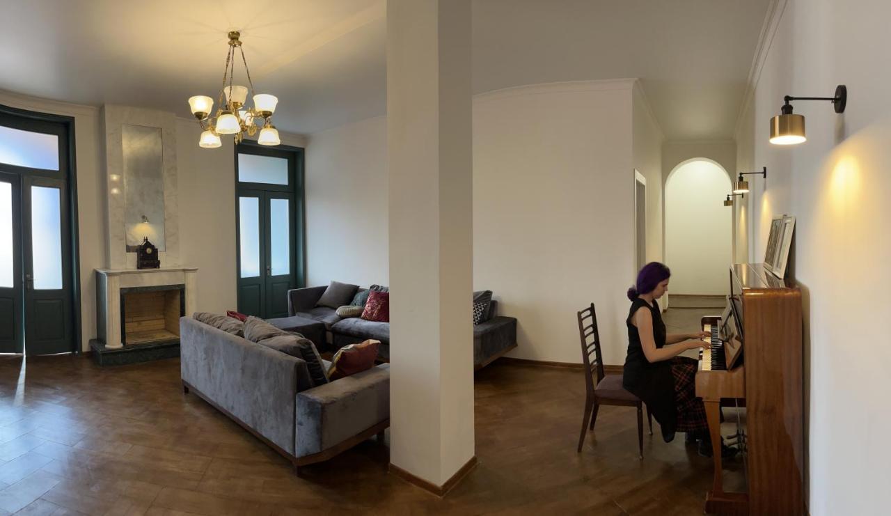 Pigeon guest house Tbilissi Extérieur photo